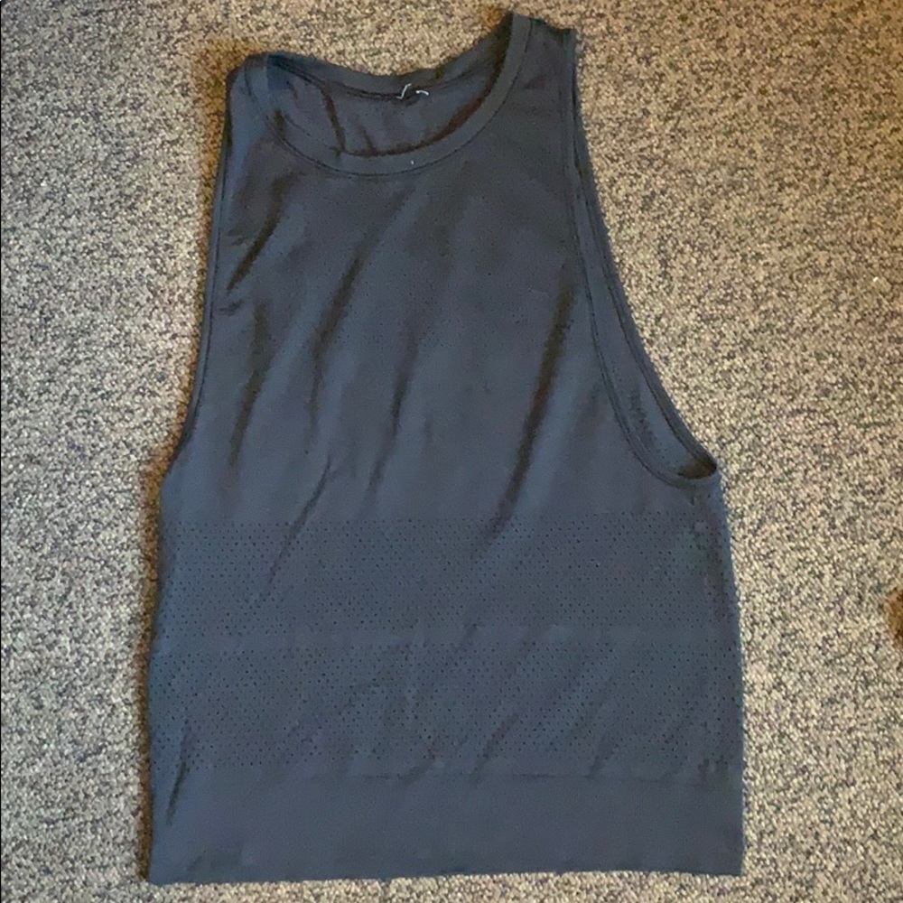 Lululemon running shirt